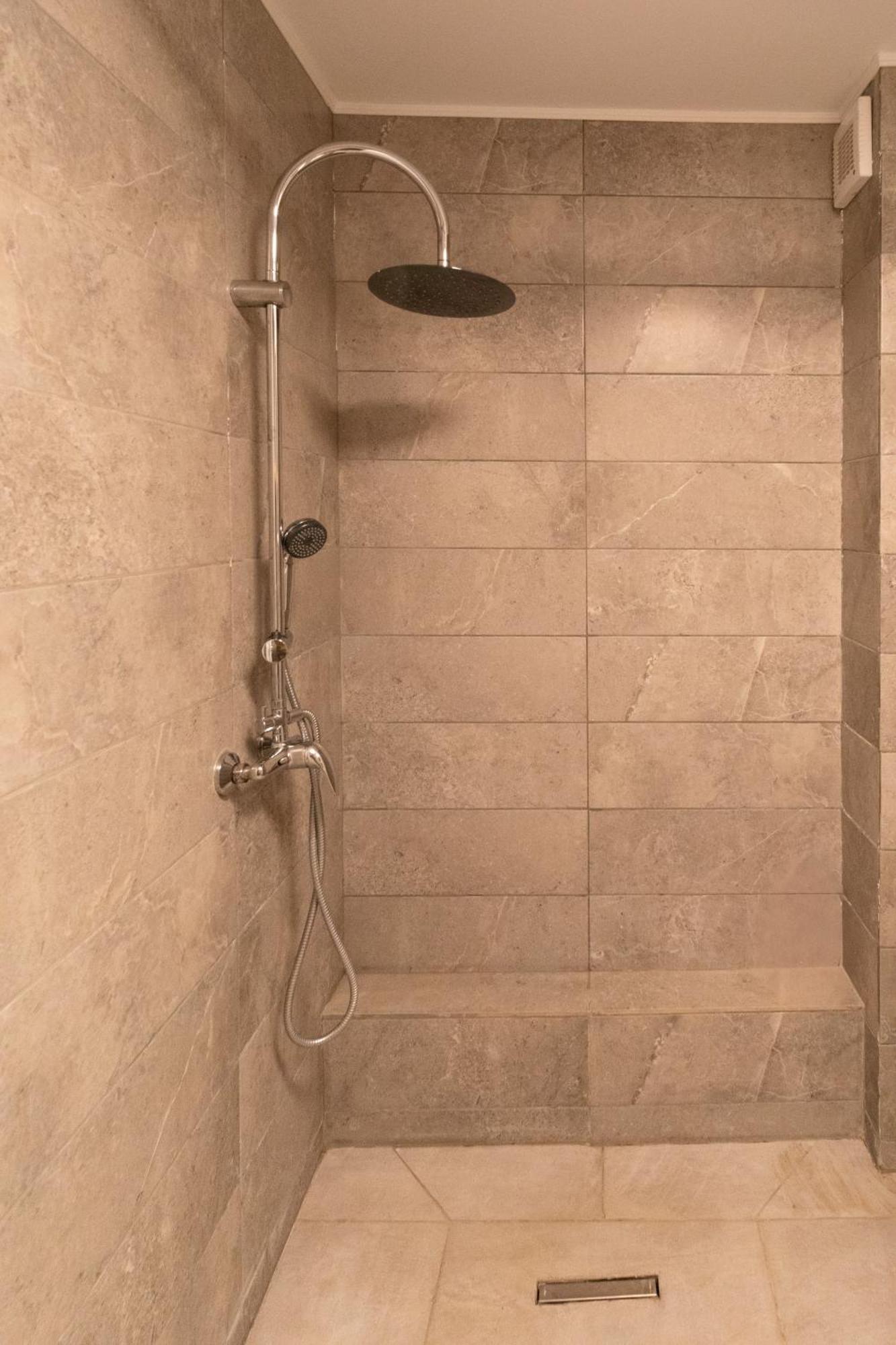 Focalize Apartament Buzău Esterno foto